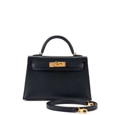 Hermès Mini Kelly II黑色金釦袋，价值约22.8万港元。