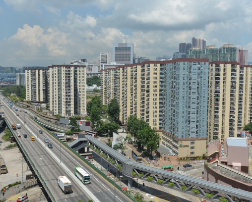 美孚新邨中层户每呎1.33万沽。