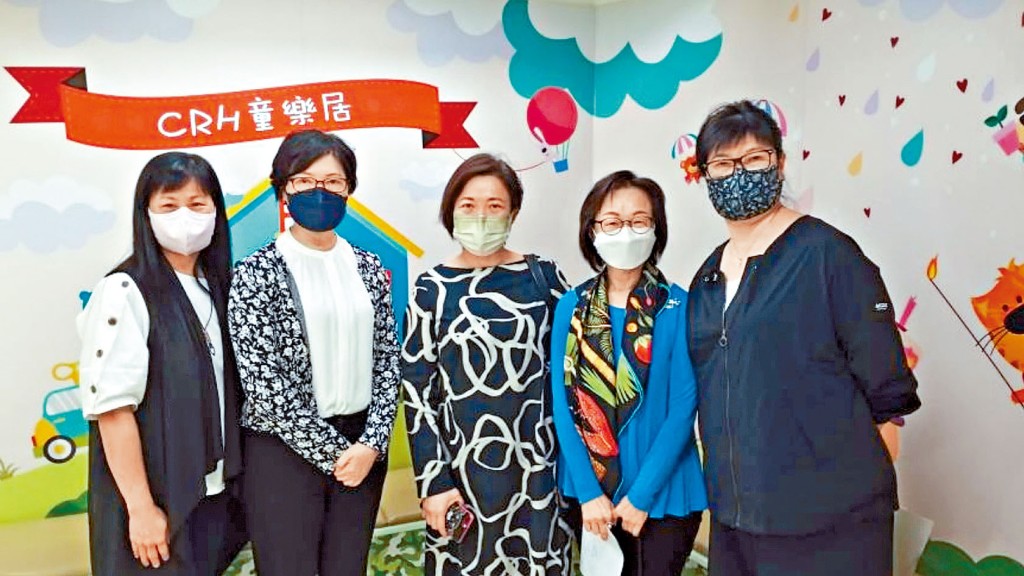非牟利幼兒教育機構議會及其夥伴機構組成的團隊,在童樂居開展工作。