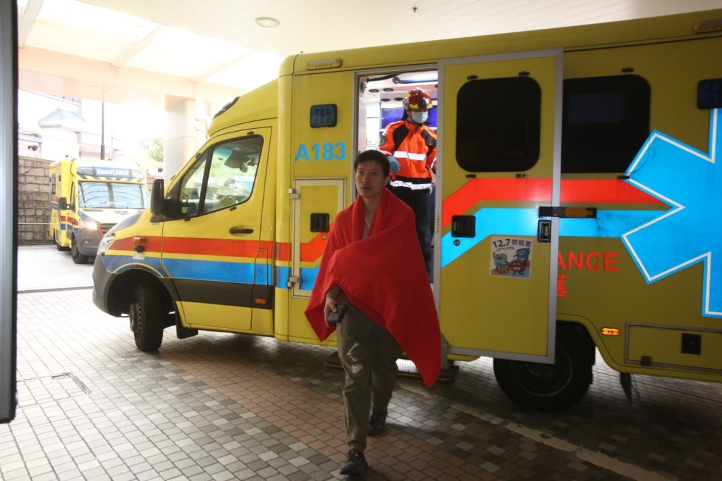 火警中有多人受傷,需要送院。 火警中有多人受傷,需要送院。