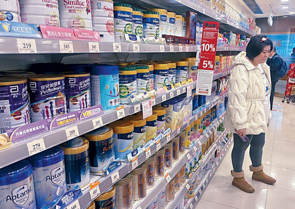 雀巢嬰幼兒配方奶粉有21個批次可能曾使用含微生物蠟樣芽孢桿菌的原材料，引發不少家長關注及憂慮。