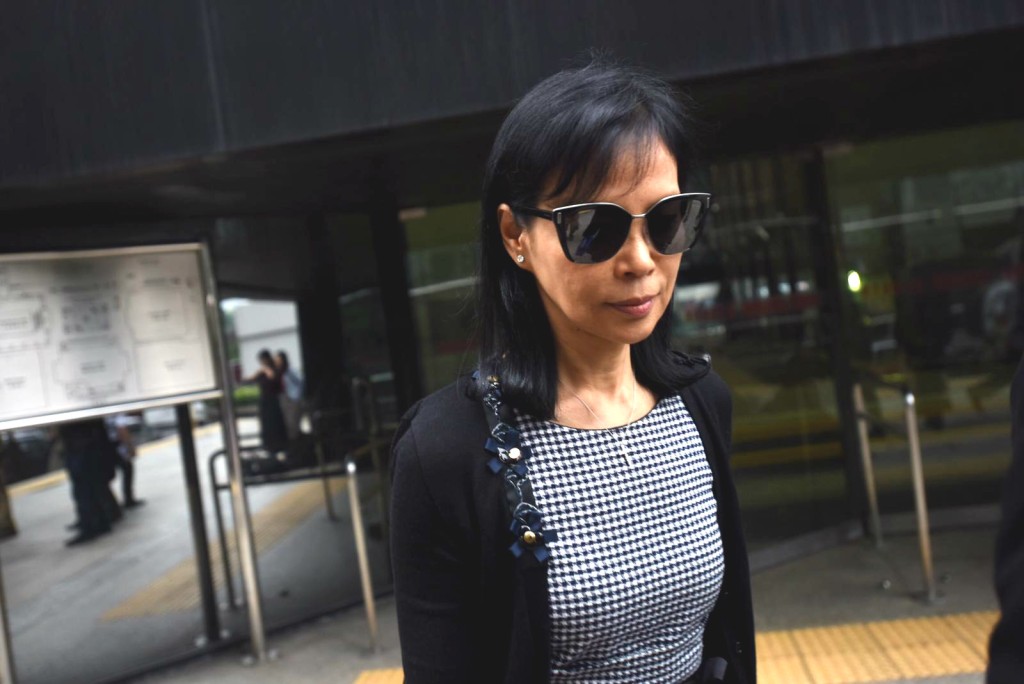 被告陳婉玉離開法院