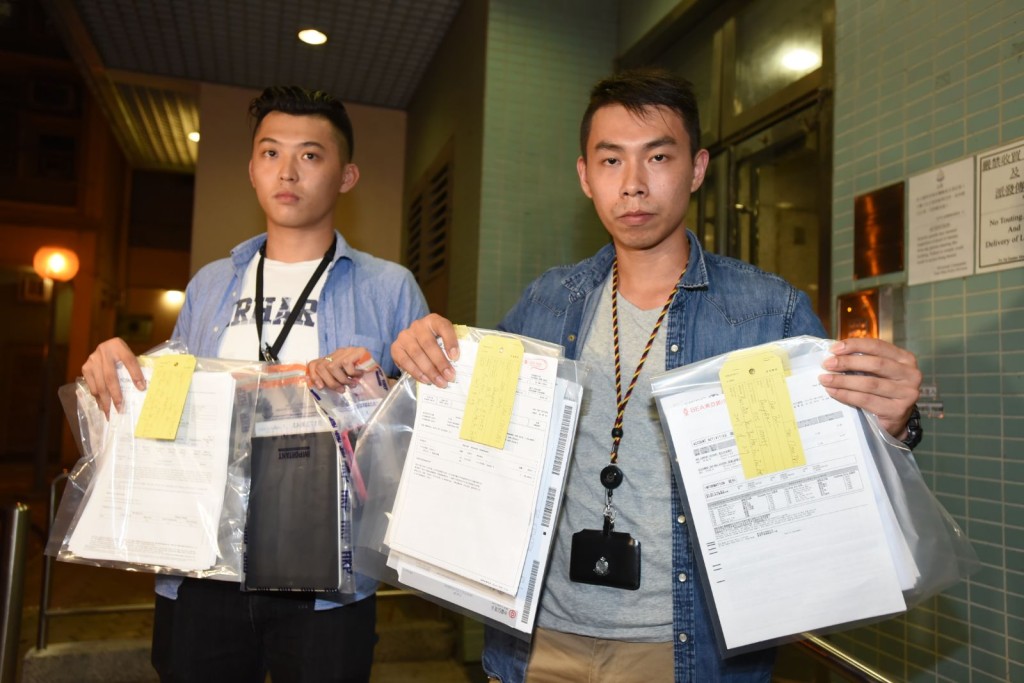 警方檢獲一批證物。尹敬堂攝