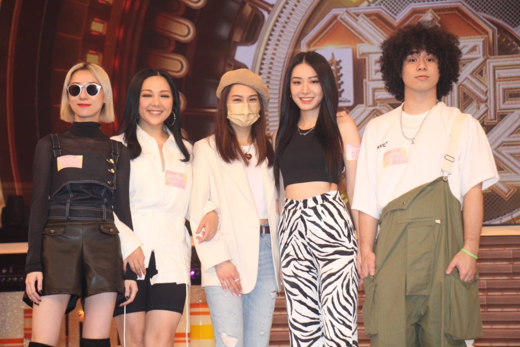 眾歌手為明晚TVB節目《萬眾同心公益金》綵排。