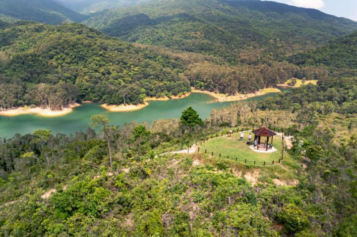 城门水塘一向是热门行山好去处。 （图片来源：渔农自然护理署）