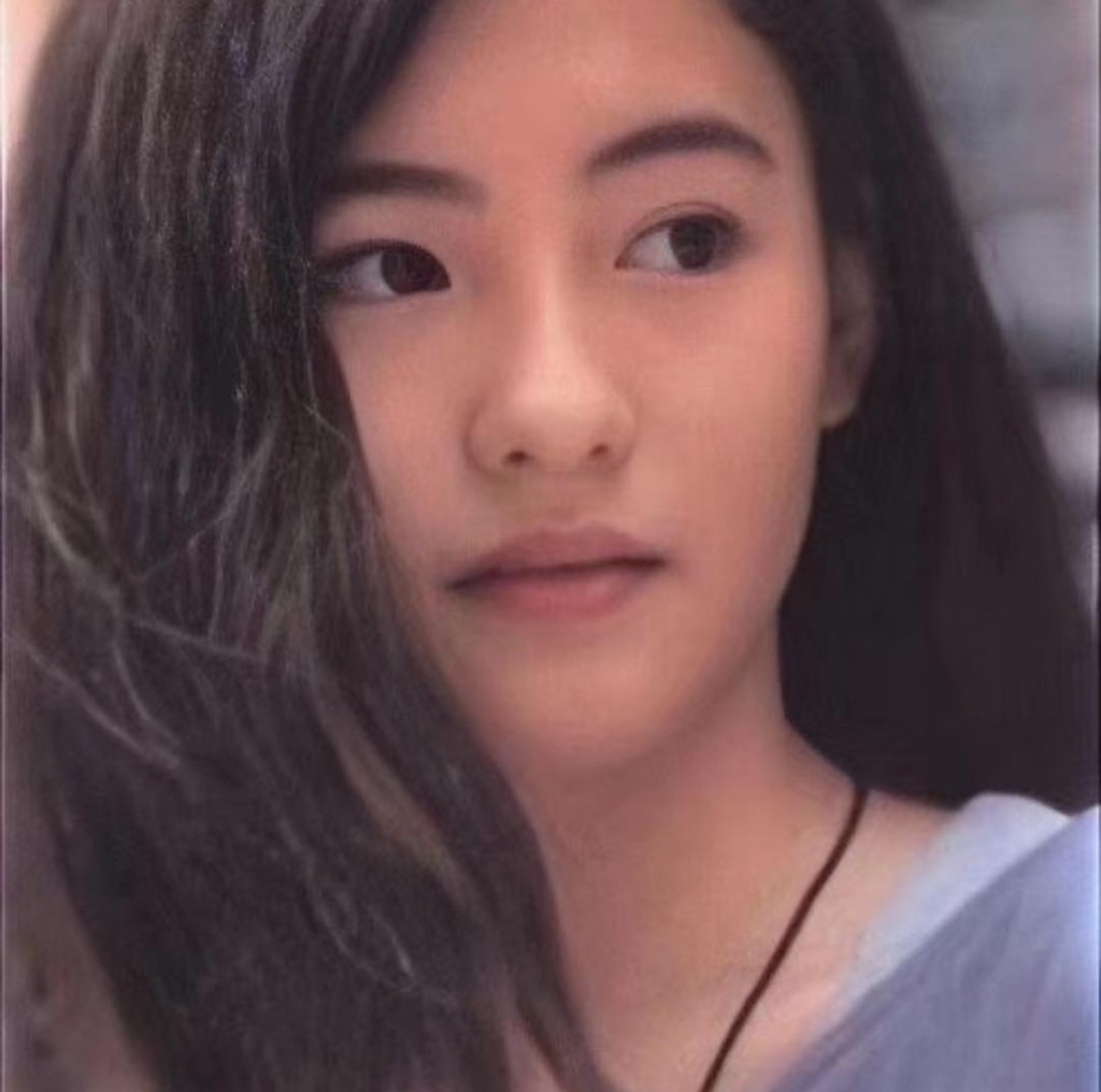 張栢芝自小是美人。 張栢芝自小是美人。