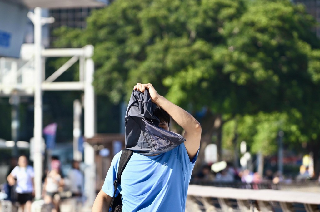 林超英指高溫對基層市民健康帶來的負面影響絕對不容忽視。 林超英指高溫對基層市民健康帶來的負面影響絕對不容忽視。