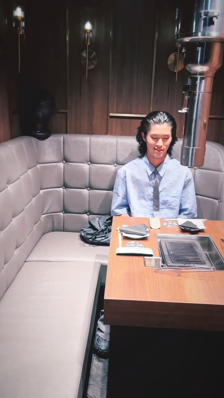 康子妮晒出與大仔林寶的約會照。