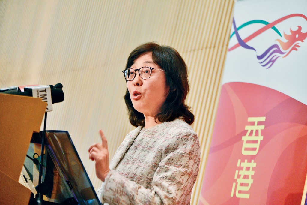 發展局局長甯漢豪表示，由於近期投地較為淡靜，本季將不會推出住宅及商業用地。