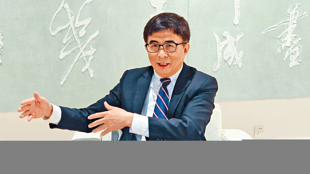 港中深協理副校長蔡小強接受《星島》專訪。