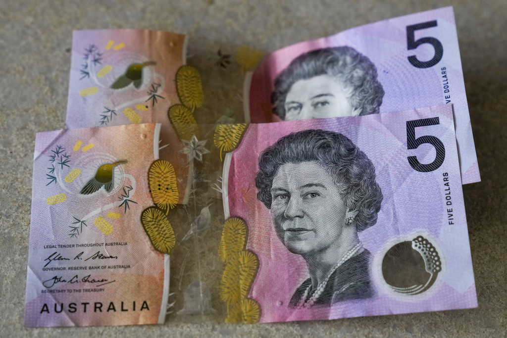 英女皇去年9月8日驾崩后，印在5元澳洲纸币上的女皇头像。AP