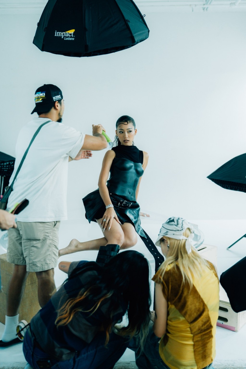 JACE拍攝海報時的過程。 JACE拍攝海報時的過程。