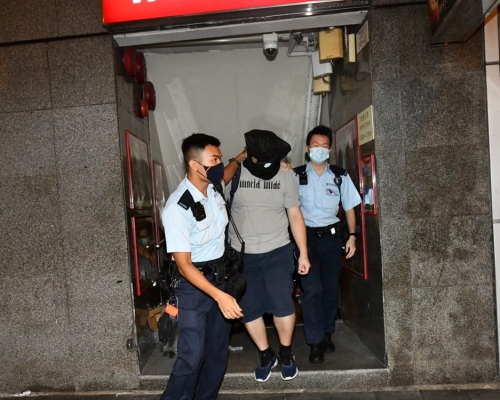 中環超市2名男職員涉偷凍肉被捕。