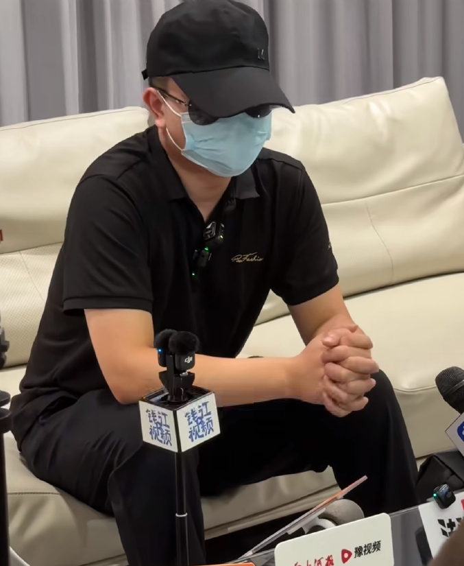 韋先生仍樂觀表示自己依然相信愛情。 韋先生仍樂觀表示自己依然相信愛情。