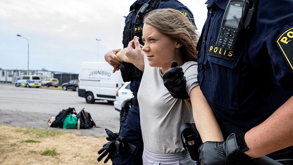 瑞典環保少女曾因封鎖港口抗議被捕。 路透社