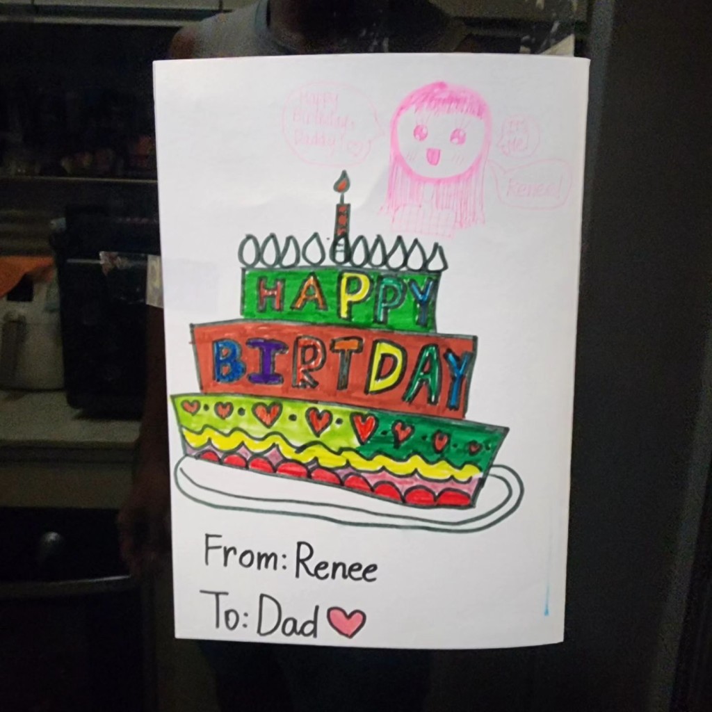 譚俊彥獲大女Renee送上親自畫的生日卡。