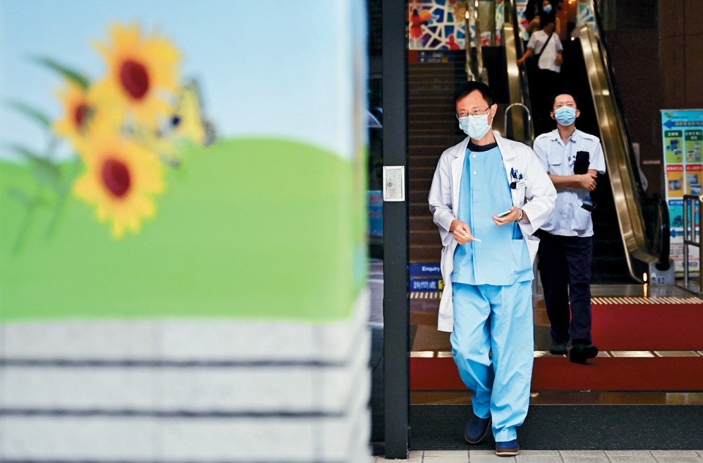 公院內不少影像檢查輪候需時，楊永強認為管理層有空間去協調及簡化程序以減前線壓力。