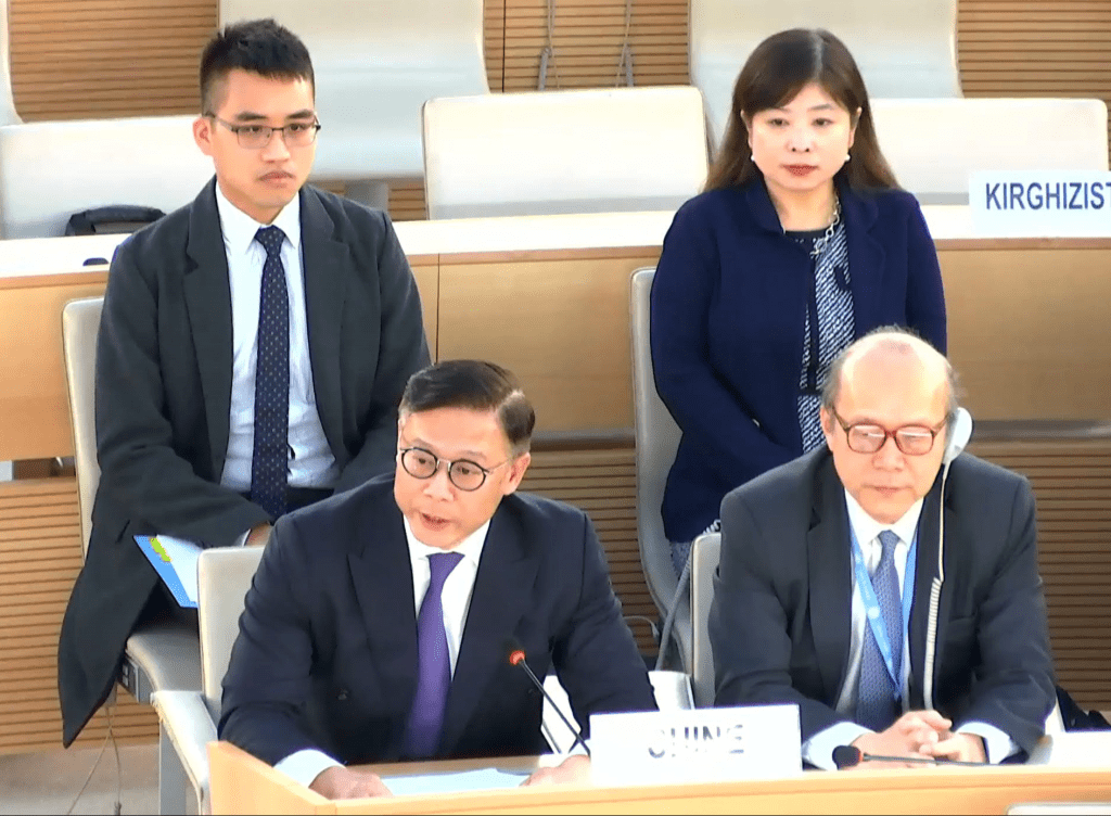 律政司副司長張國鈞去年3月在瑞士日內瓦出席聯合國人權理事會第55屆會議，就《基本法》第二十三條立法發言。政府新聞處提供