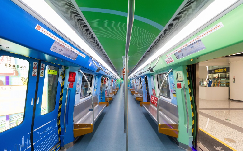 深圳地鐵8號線二期開通，直達大梅沙。（深圳地鐵）