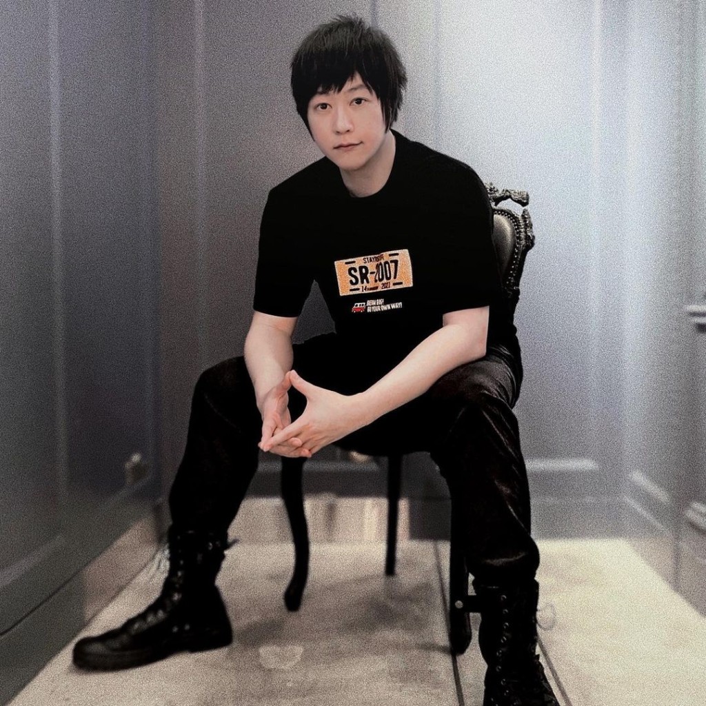 阿信爸爸都有喺facebook代太太報平安!