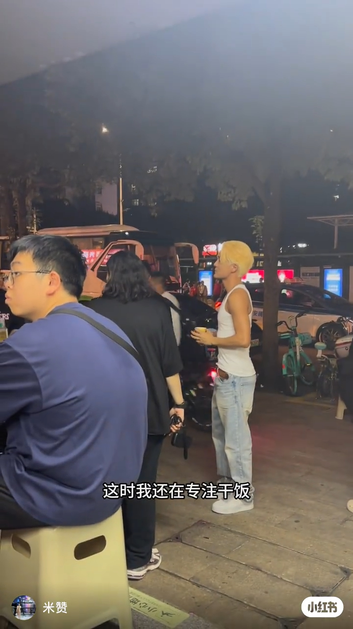 有网民日前在小红书分享于深圳偶遇吴克群的经历。