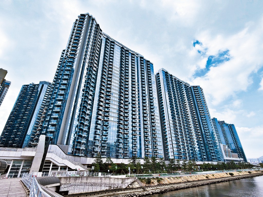 啟德海灣昨日錄得本月首宗成交，一個2房戶以呎價1.82萬售出。