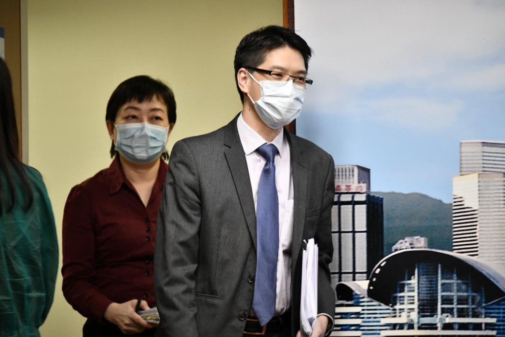 醫院管理局總行政經理劉家獻。