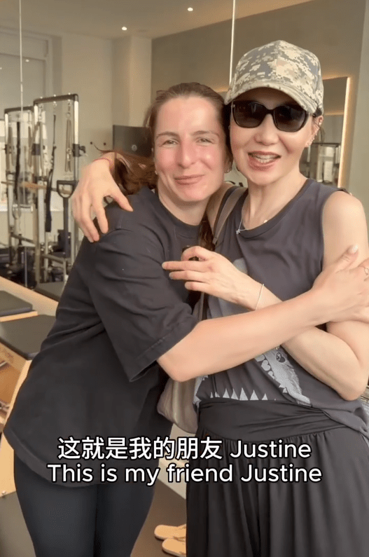張曼玉於倫敦撐好友上普拉提課。