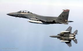 美軍派出2架F-15戰機，空襲敍利亞東部隸屬伊朗伊斯蘭革命衛隊及附屬組織的軍火庫。網上圖片