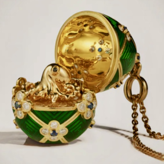 紐西蘭賊「生吞」占士邦電影款法貝熱珠寶蛋型墜飾。007store.com 紐西蘭賊「生吞」占士邦電影款法貝熱珠寶蛋型墜飾。007store.com