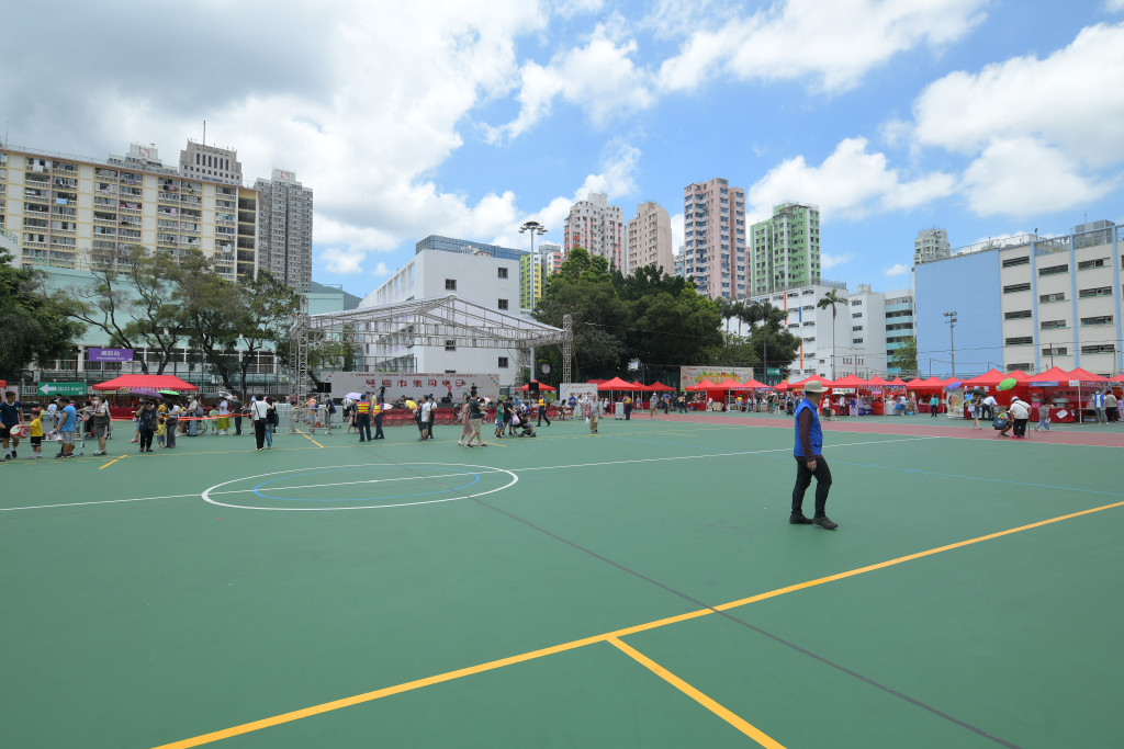 「荃灣市集同樂日」一連3日於荃灣沙咀道遊樂場舉行，今日是活動的最後一日。梁譽東攝