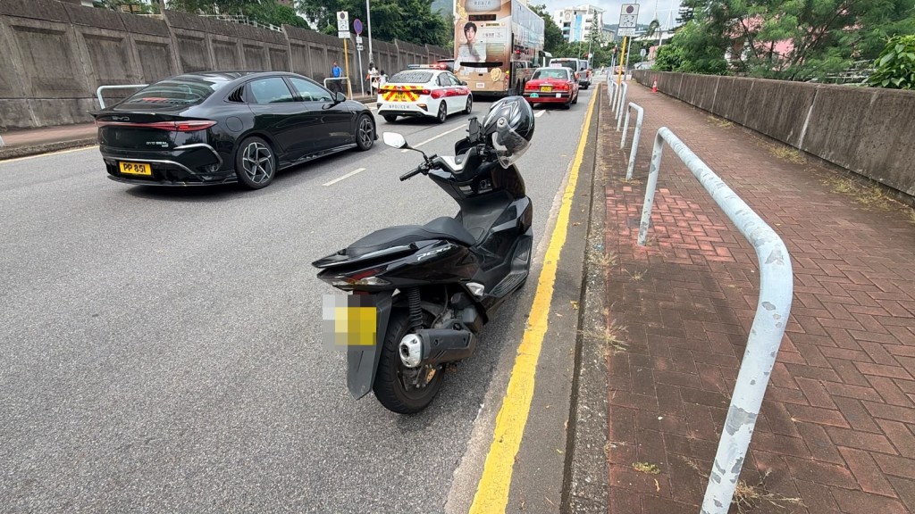 外賣電單車被截獲。梁國峰攝