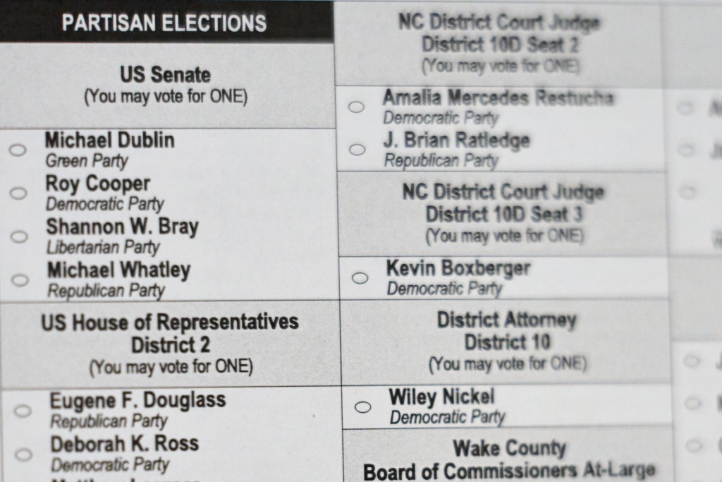 北卡羅來納州選票樣本。美聯社 北卡羅來納州選票樣本。美聯社