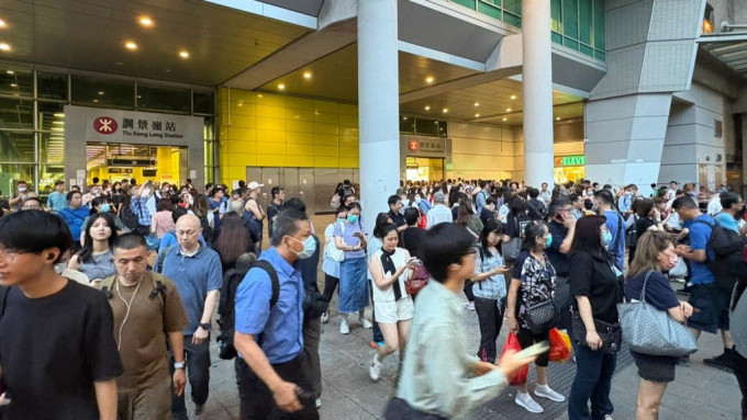 港鐵將軍澳綫上月22日列車故障,將軍澳綫全綫服務癱瘓,由於當時正值放工繁忙時間,多區交通大混亂。資料圖片 港鐵將軍澳綫上月22日列車故障,將軍澳綫全綫服務癱瘓,由於當時正值放工繁忙時間,多區交通大混亂。資料圖片