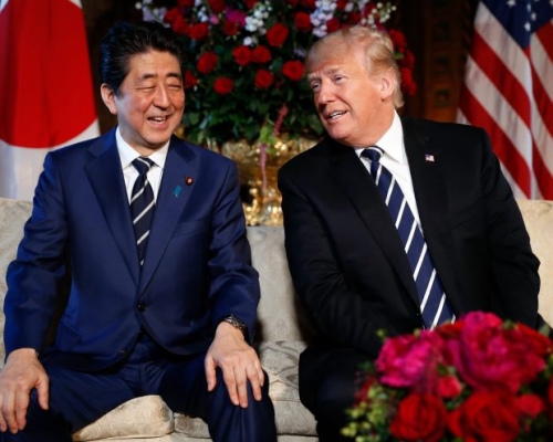 安倍晉三與特朗普舉行電話會談。AP圖片