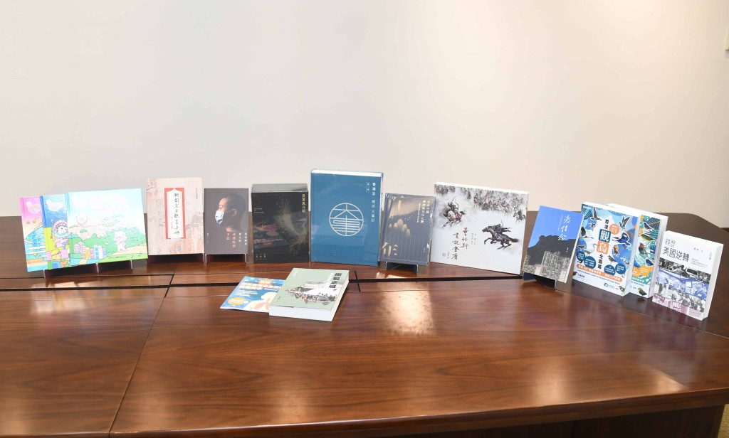 十种「年度好书」及两个「年度好书特别奖」作品。