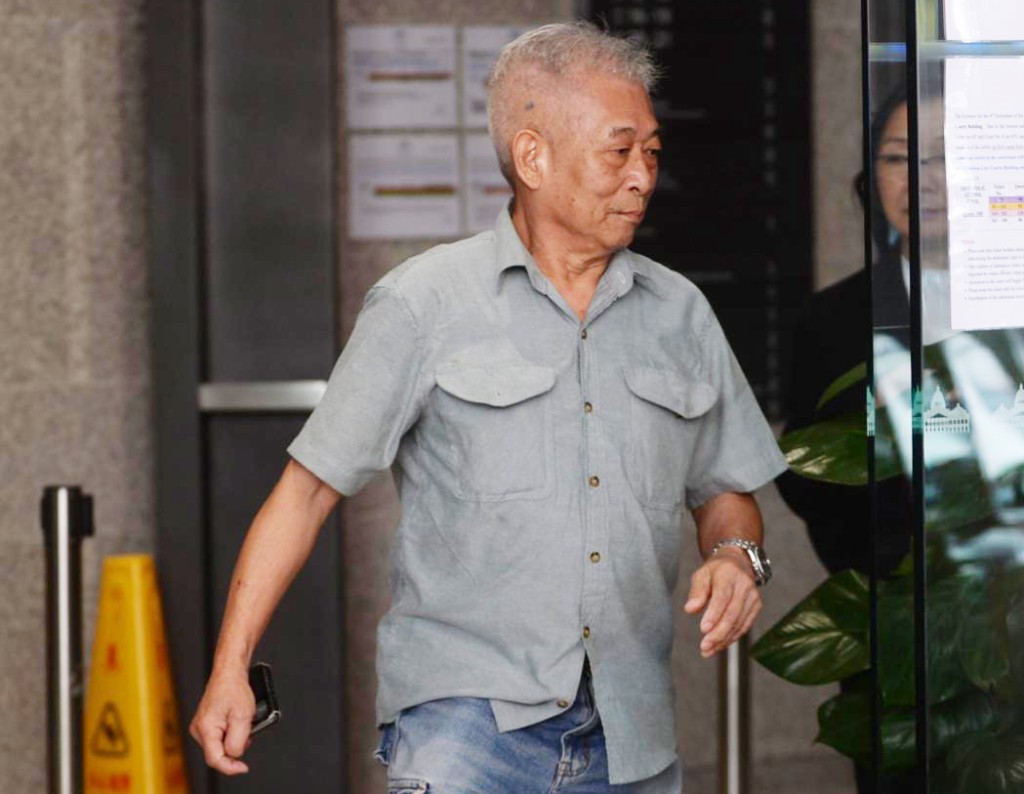 死者家屬離開法院。