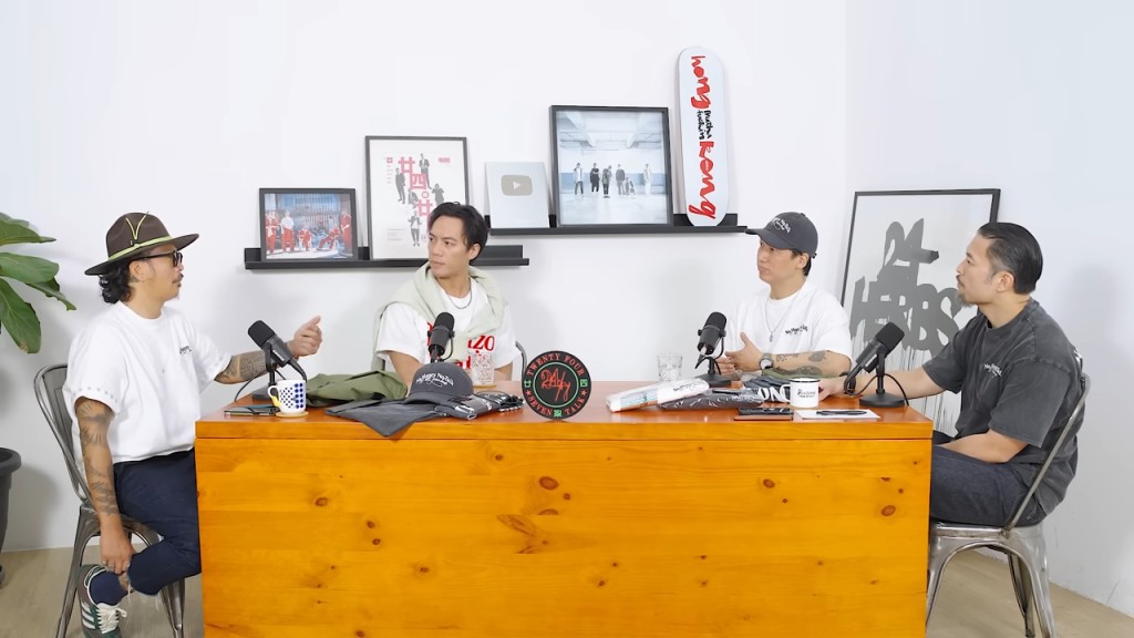 张文杰（左二）近日接受24味的网台节目《24/7TALK》访问。