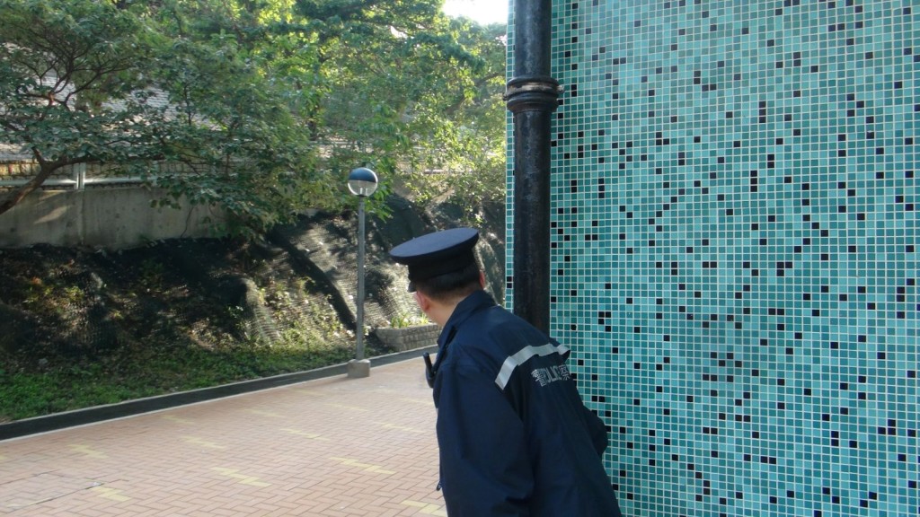警方加強區內巡邏。林思明攝