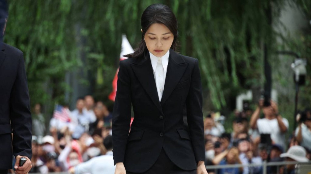 南韓前第一夫人金建希首次到案接受特檢組調查。路透社