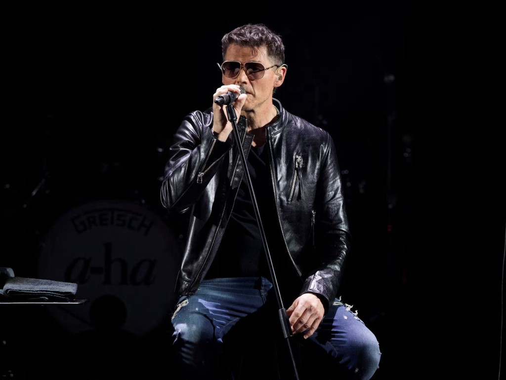 A-ha 65歲主音Morten Harket近日公開罹患柏金遜症。 A-ha 65歲主音Morten Harket近日公開罹患柏金遜症。