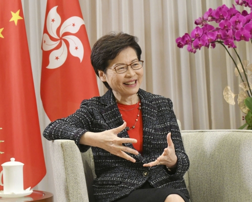 林鄭月娥說，能助力香港回到「一國兩制」正軌，覺得非常心滿意足。 資料圖片