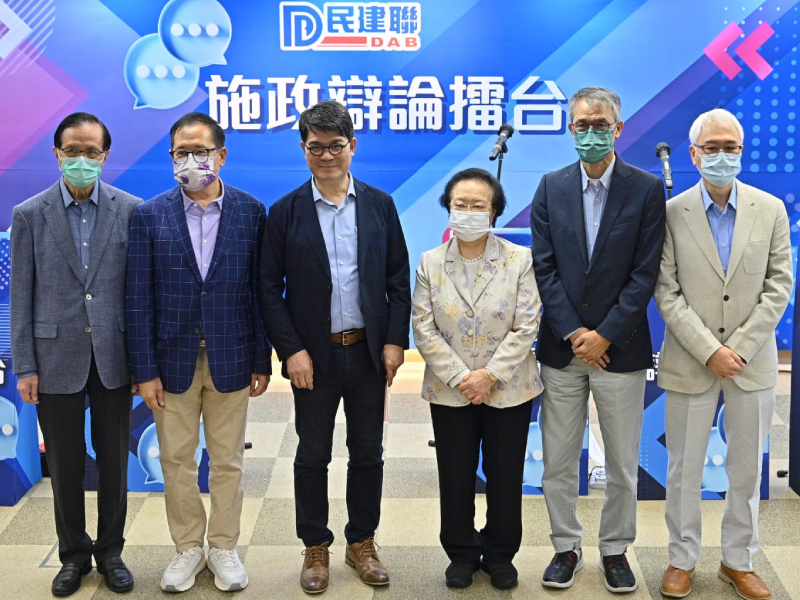譚惠珠及周融等人擔任評判。