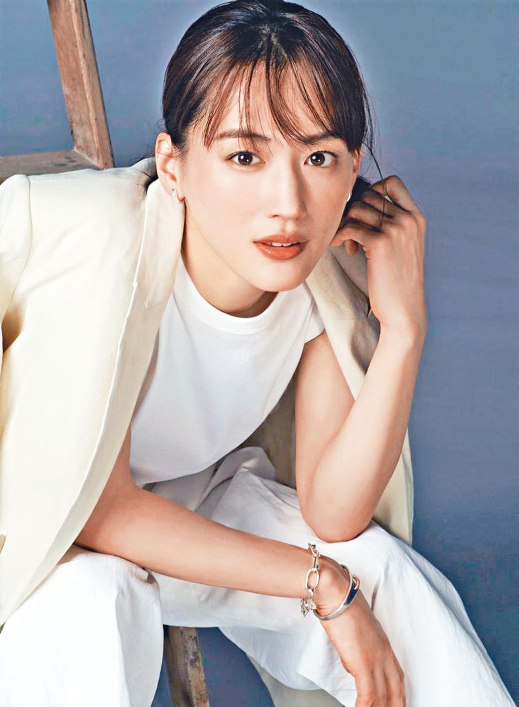 绫濑遥昨日被爆其母疑被骗徒设陷阱，骗走约700万港元。