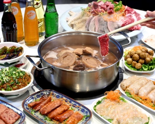 又到打邊爐季節，食安中心提醒食物要煮熟才吃。資料圖片
