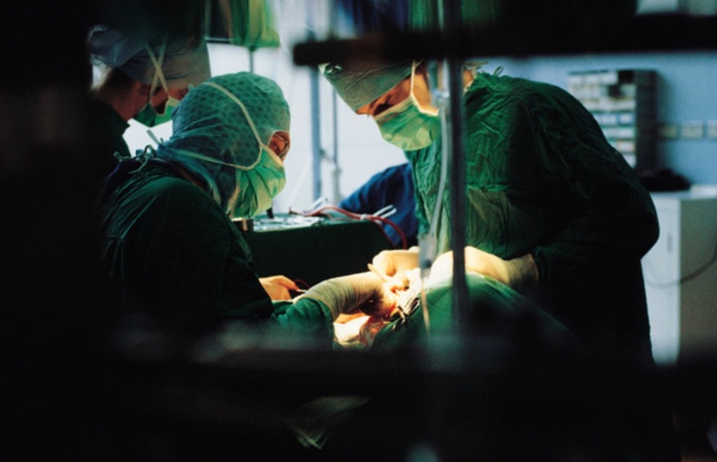 一名身家億萬的比利時籍鑽石富商，2019年於法國巴黎接受陰莖增大手術期間，不幸心臟病發猝死。Alamy 示意圖