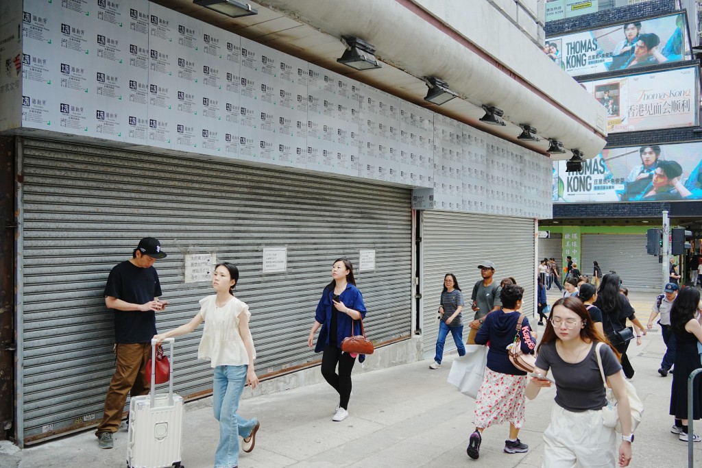 近年本港零售及餐飲業步入寒冬,結業潮不斷。 近年本港零售及餐飲業步入寒冬,結業潮不斷。