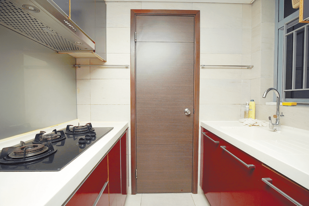 廚房擁有一列櫥櫃設計，儲物空間充裕。