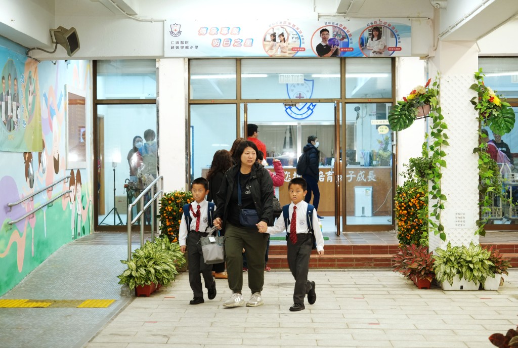 據教育局早前發放的通告，仁濟醫院趙曾學韞小學須於本月25日或之前回覆局方其選擇的「救校」發展方案。