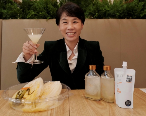 泡菜汁飲料的發明者樸允京。路透社圖片